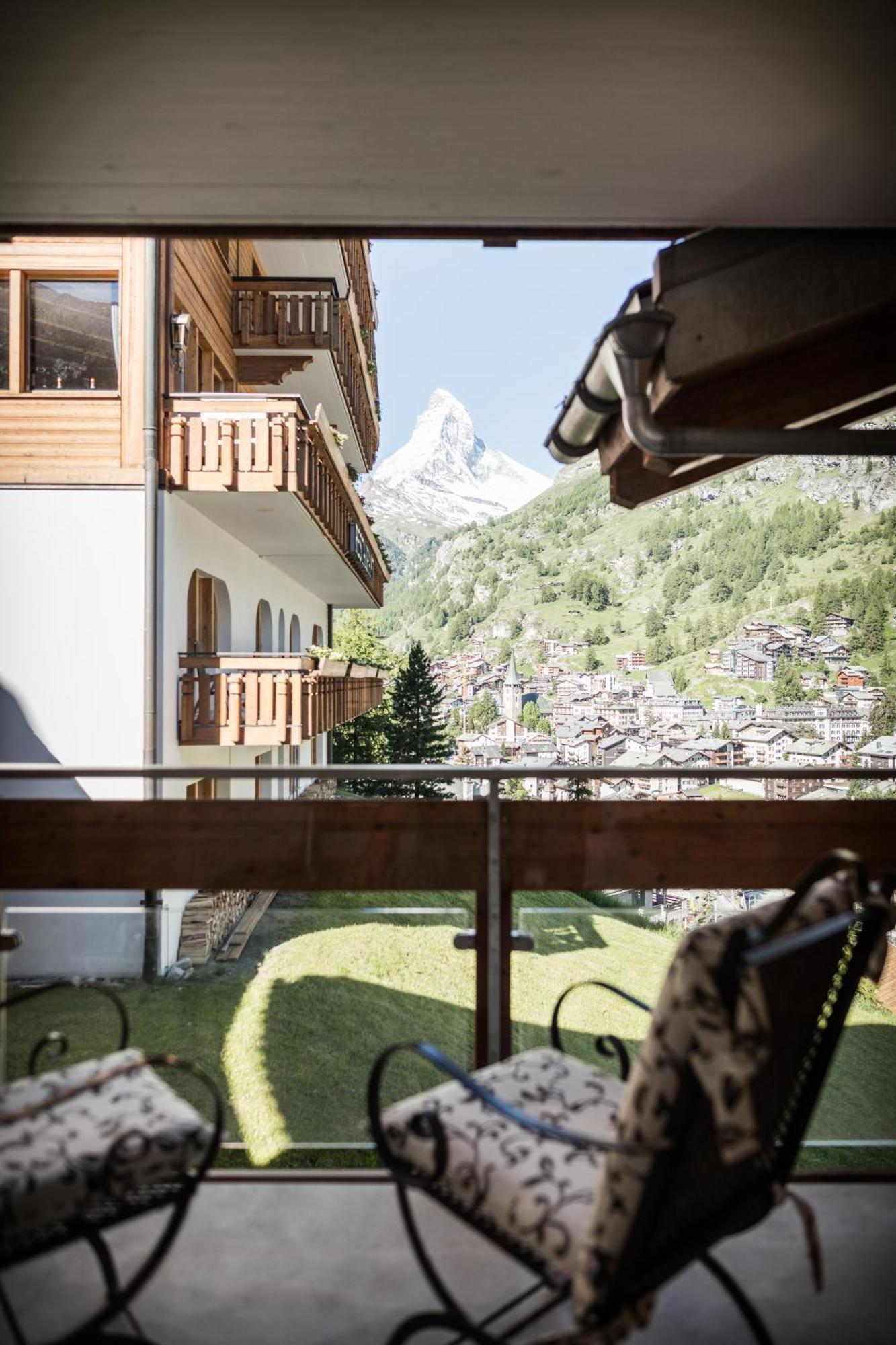 Petit Chalet By Schoenegg Zermatt Exterior photo